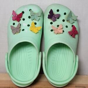 Crocs Mint Green Girls Clogs w/ 8 Butterfly Charms - Size J 2